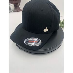 KushBrand Black Flexfit cap Silver hardware NWT unisex Sz S-M